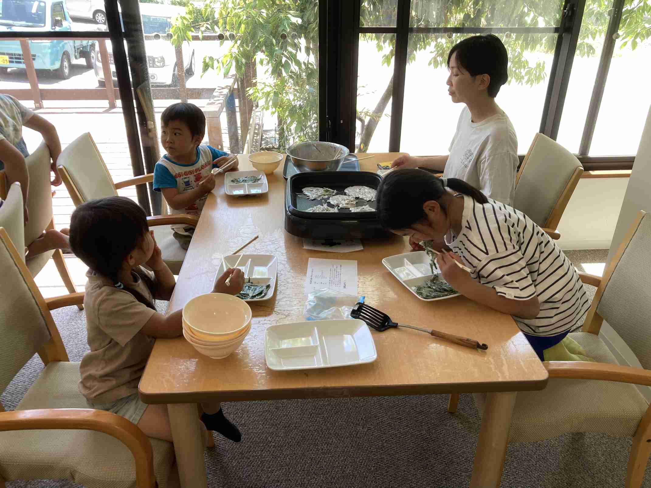 泥あそびの様子